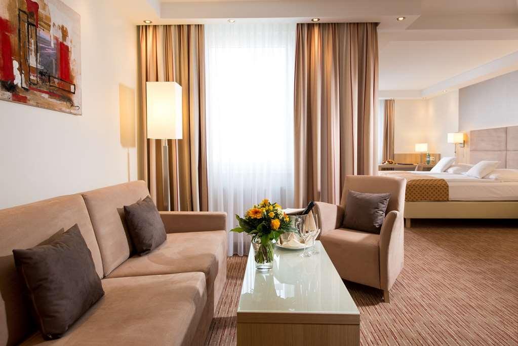 Best Western Hotel Brunnenhof Вайберсбрун Стая снимка