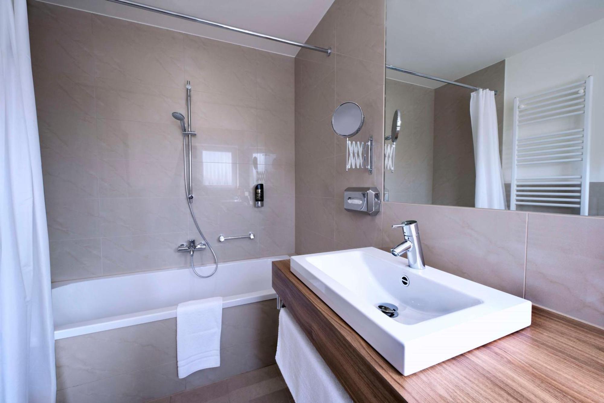 Best Western Hotel Brunnenhof Вайберсбрун Екстериор снимка